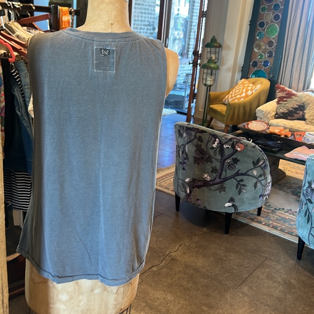 Billabong tank top - size medium - Picture 9 of 11